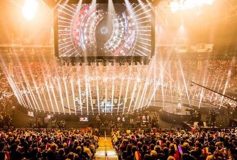 被认为相对 被认为相对